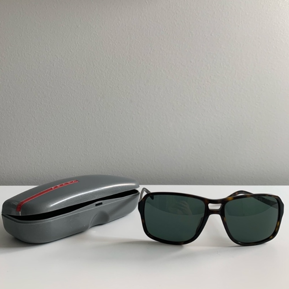 Like new Prada Mens Sunglasses !